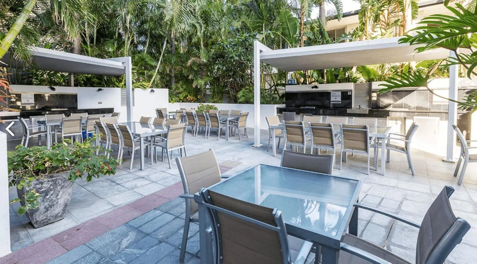 Artique 3 Bedroom Apartment Close To The Beach - Coasthm Gold Coast